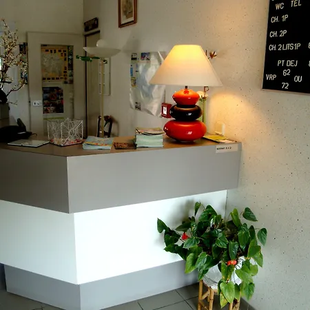 Du Commerce Hotel Tronget