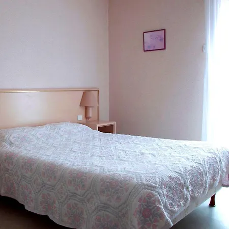 Du Commerce 3* Tronget