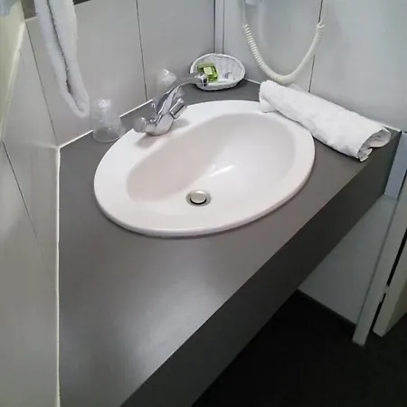 Du Commerce Hotel 3*