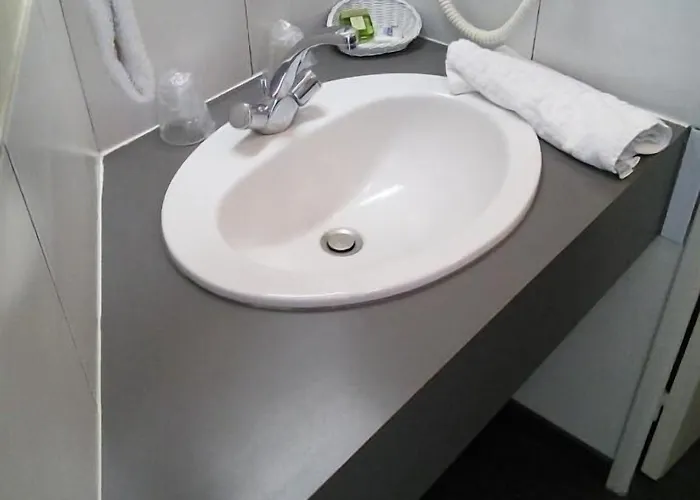 Du Commerce Hotel 3*