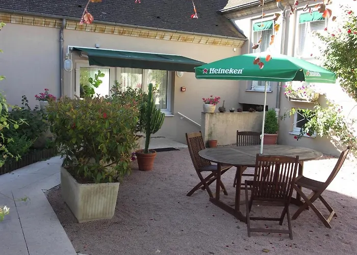 Du Commerce Hotel Tronget